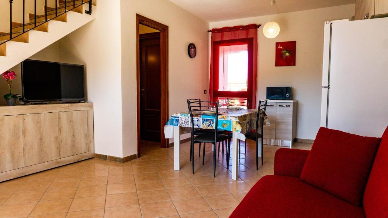 Appartamento Sette Posti Vicino Al Centro Di San Teodoro San Teodoro  Luaran gambar