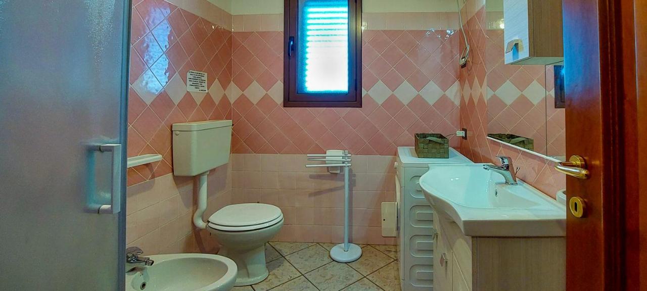 Appartamento Sette Posti Vicino Al Centro Di San Teodoro San Teodoro  Luaran gambar